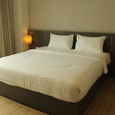 Leosor Hotel Накхонратчасима Экстерьер фото