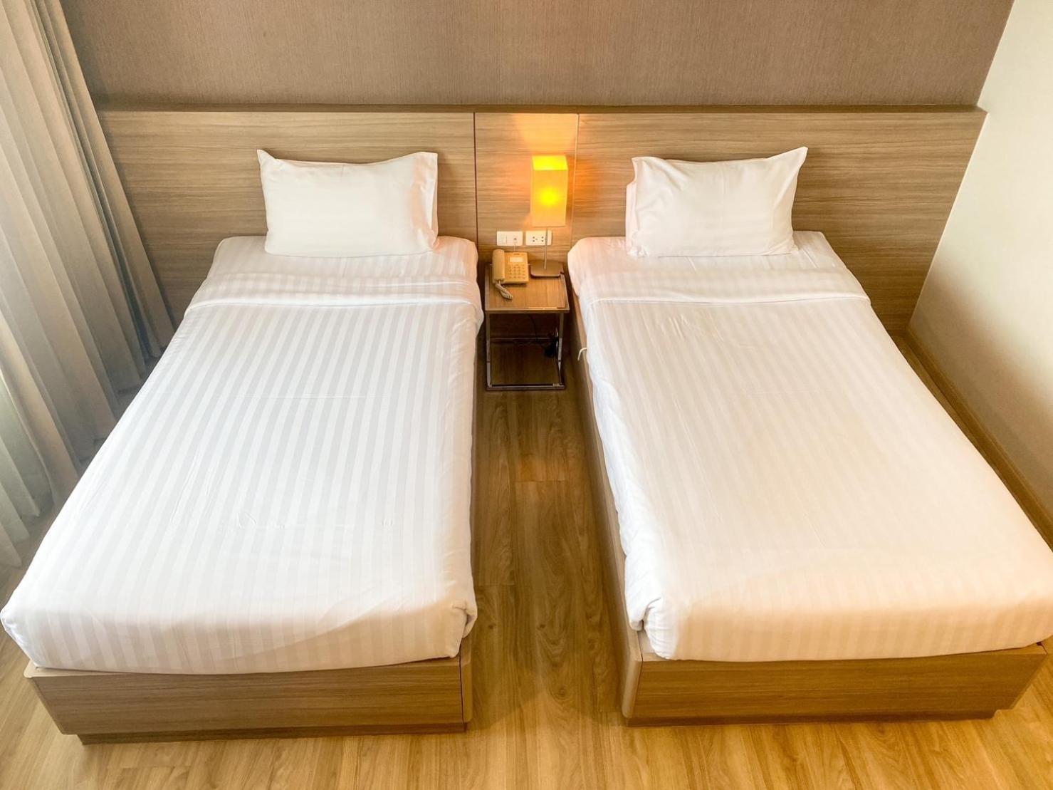 Leosor Hotel Накхонратчасима Экстерьер фото