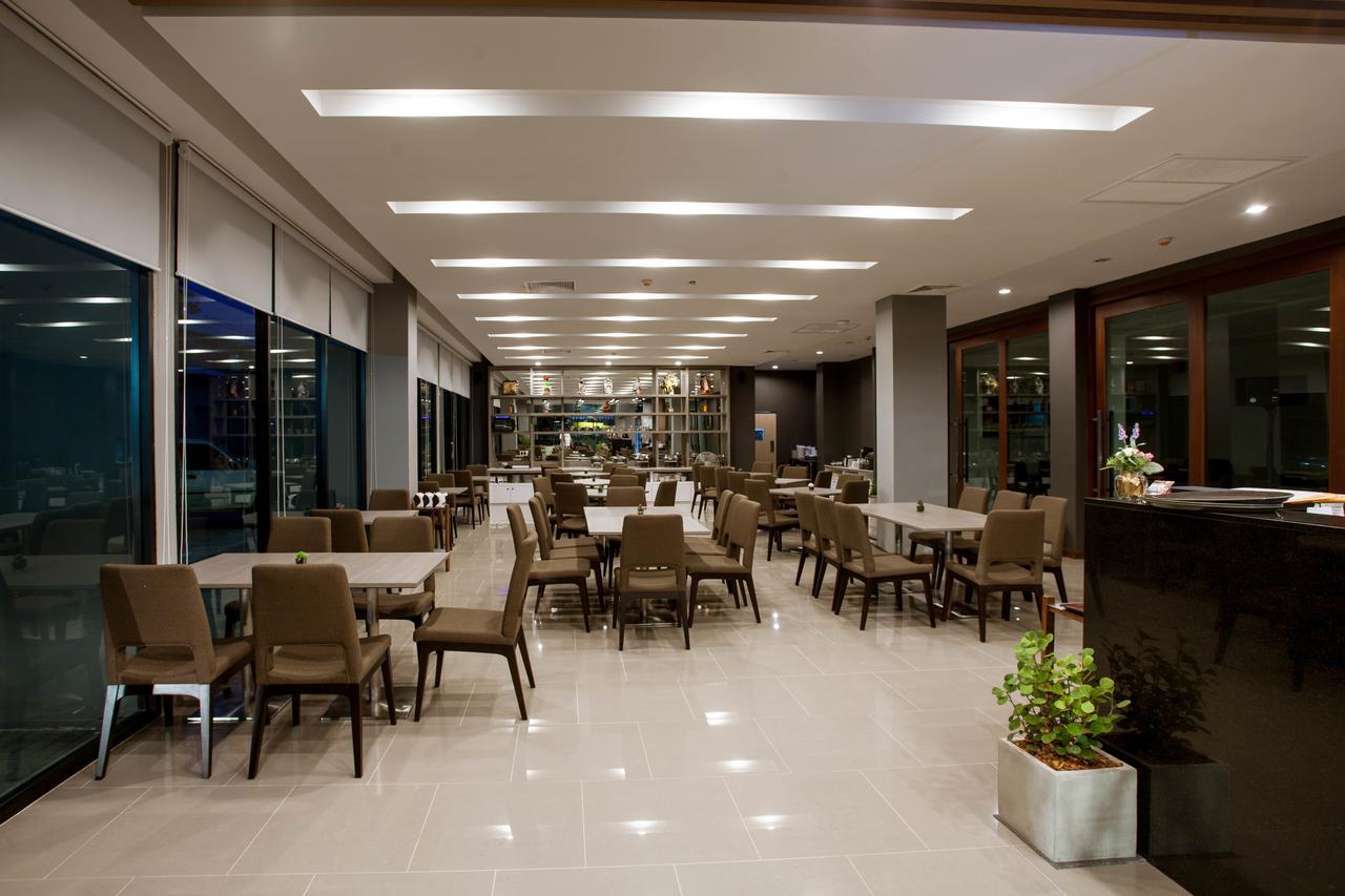 Leosor Hotel Накхонратчасима Экстерьер фото