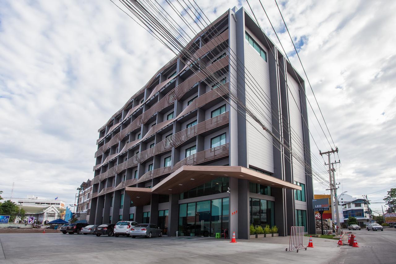 Leosor Hotel Накхонратчасима Экстерьер фото