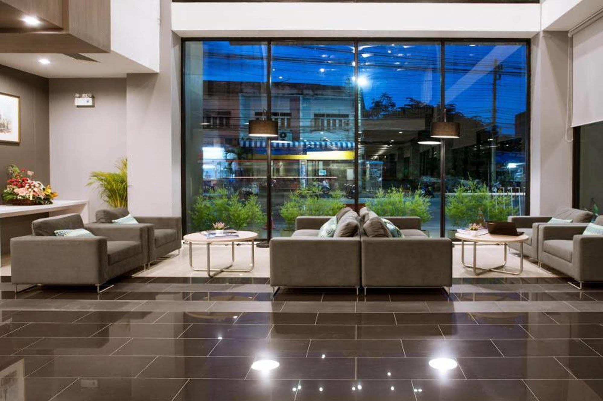 Leosor Hotel Накхонратчасима Экстерьер фото